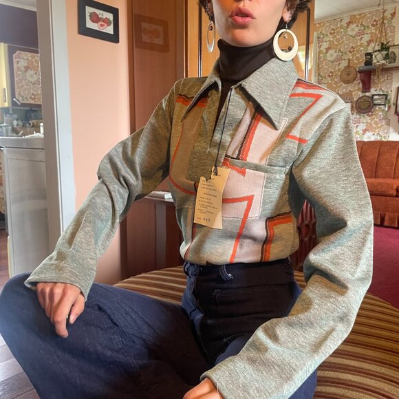 DEADSTOCK 1960s MOD dagger collar abstract long sleeve with Built in dickey! - Picture 3 of 16